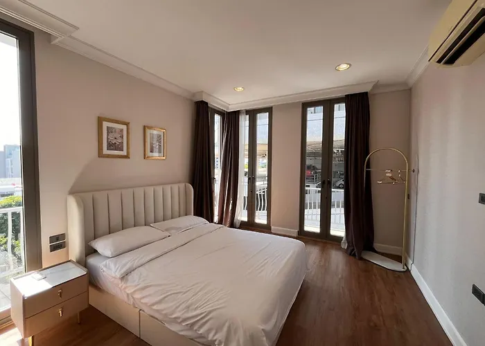 Luxury 4br - 8 Mins To Thonglor Bts * Bangkok